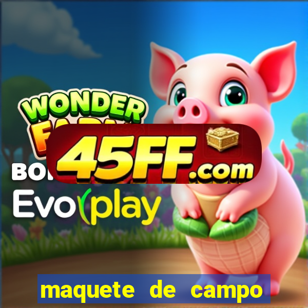 maquete de campo de futebol com material reciclavel